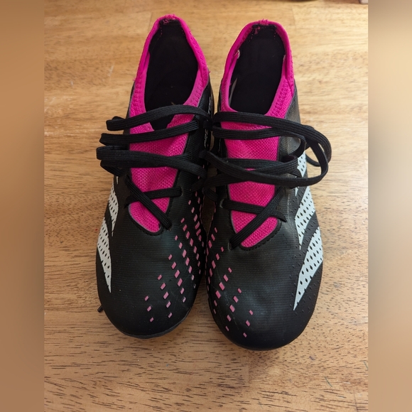 Adidas Predator Youth Cleats - Picture 1 of 3